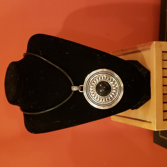 Necklace - Picture 2 of 4